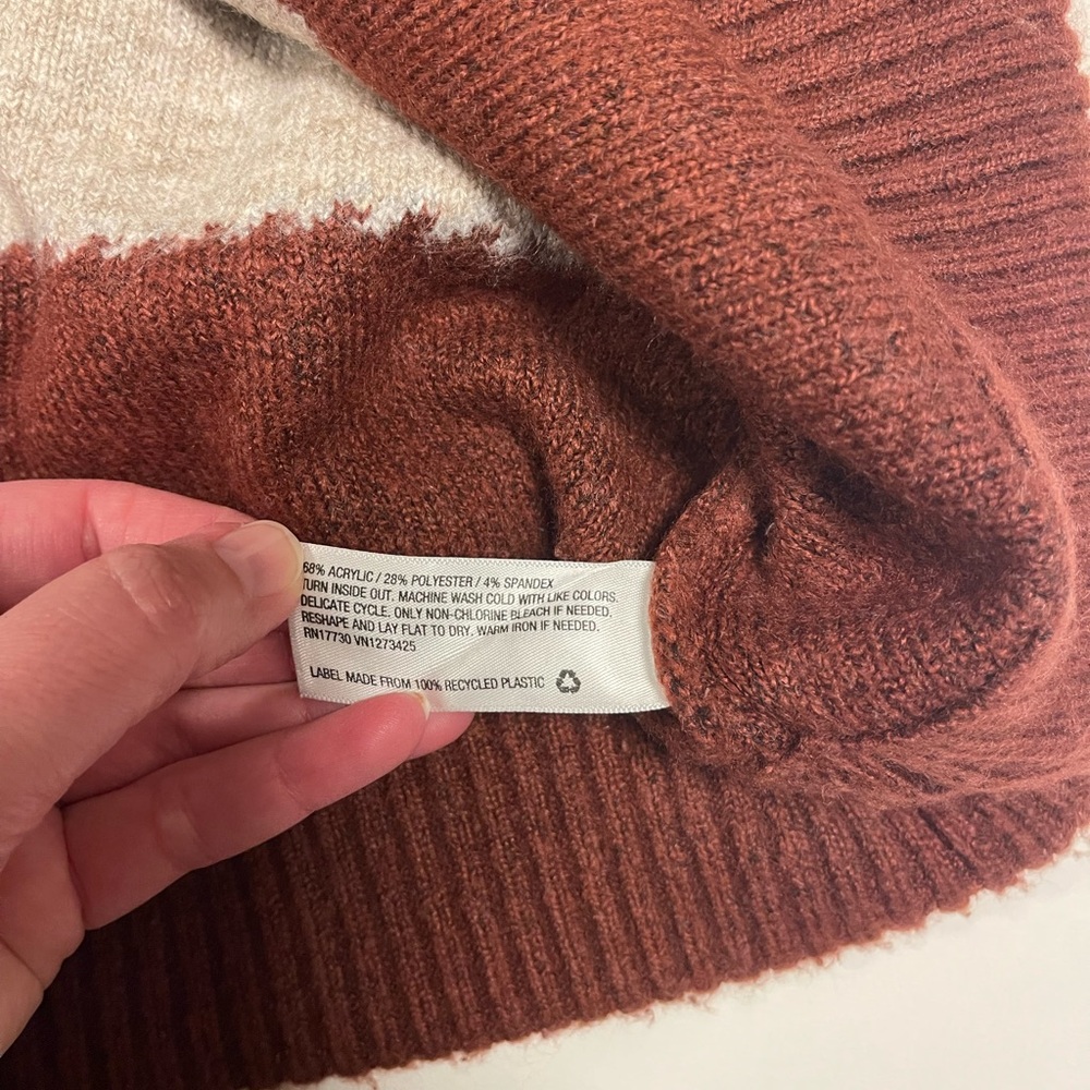 Universal Thread Brown & Gray Knit Pullover - image 7